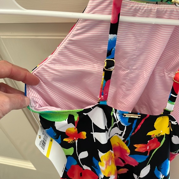 **SOLD**  Anne Cole tankini adjustable top. Medium.  NWOT - Picture 3 of 6